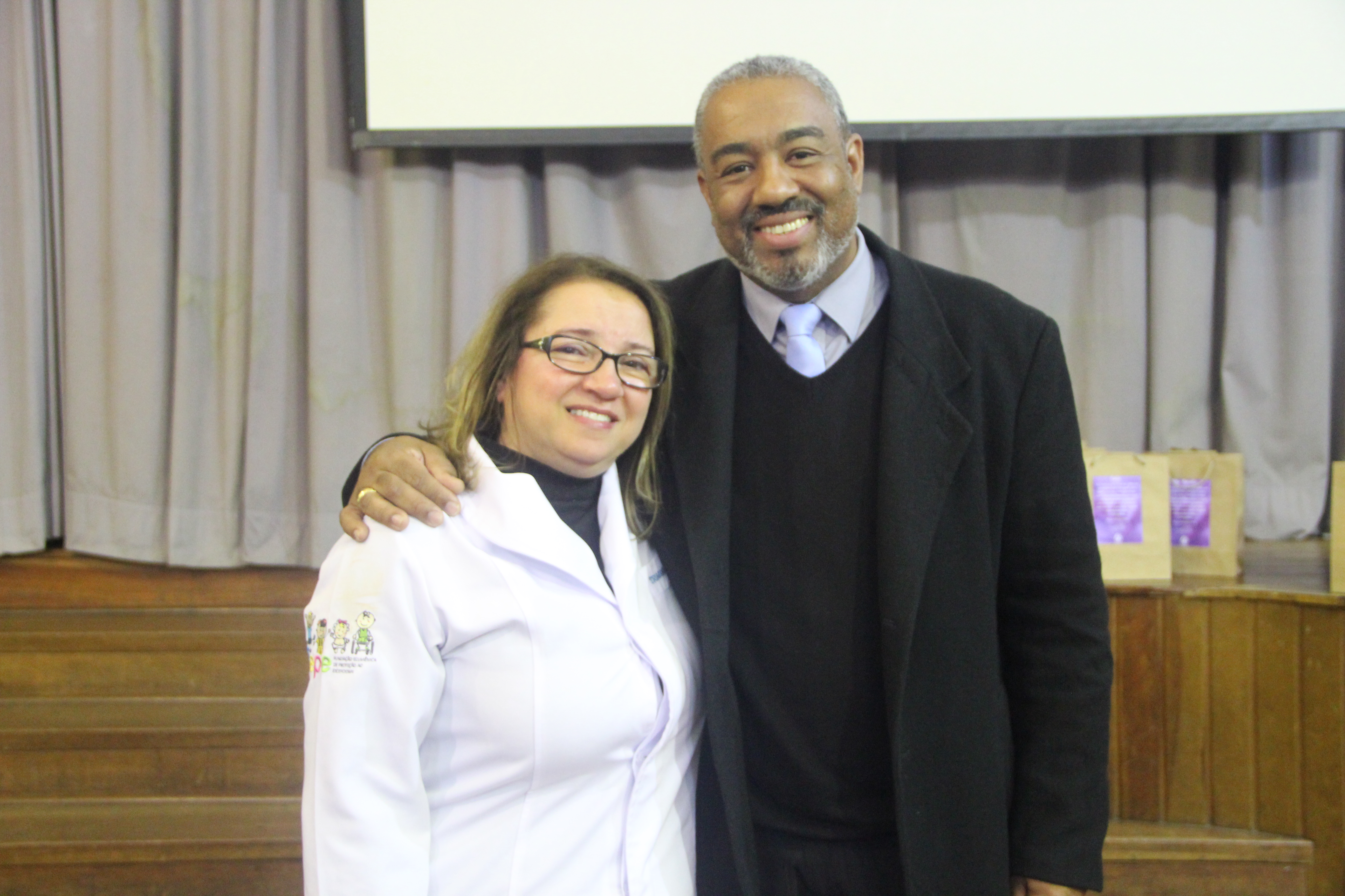 A Coordenadora do Laboratório, Mouseline Torquato, e o Presidente da FEPE,  Alexandro Luiz Barbosa