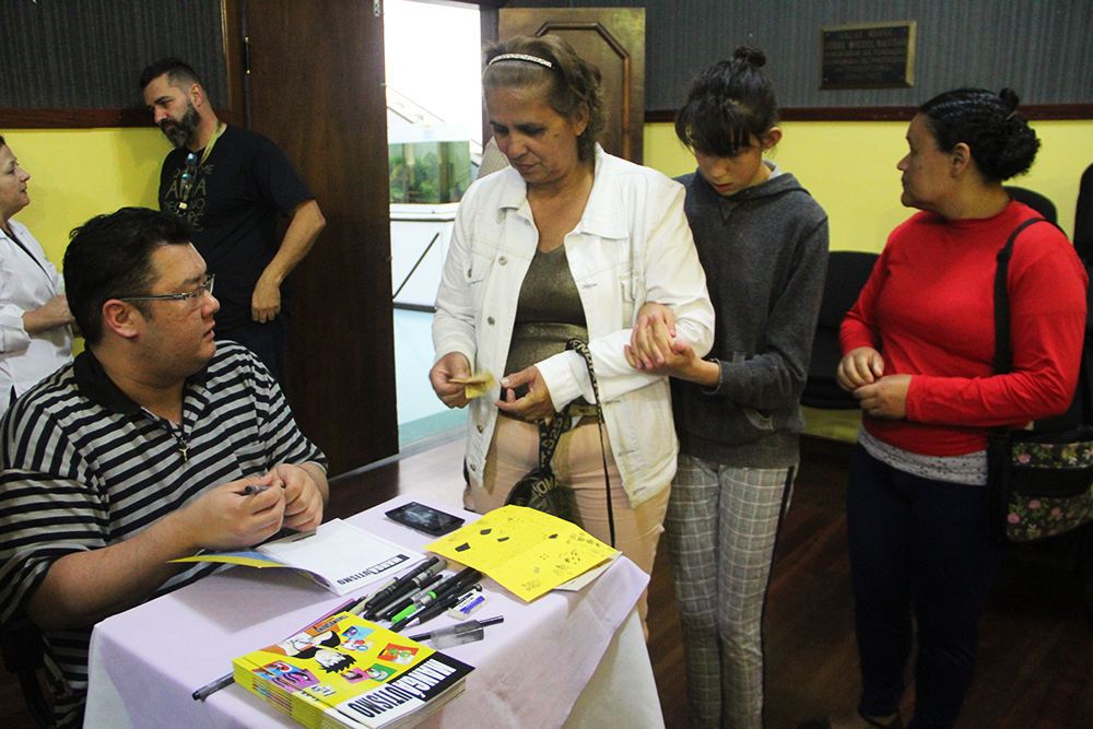 Sessão de autógrafos