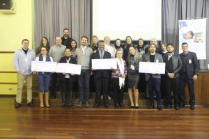 Associação Rede Solidária e os representantes das instituições beneficiadas